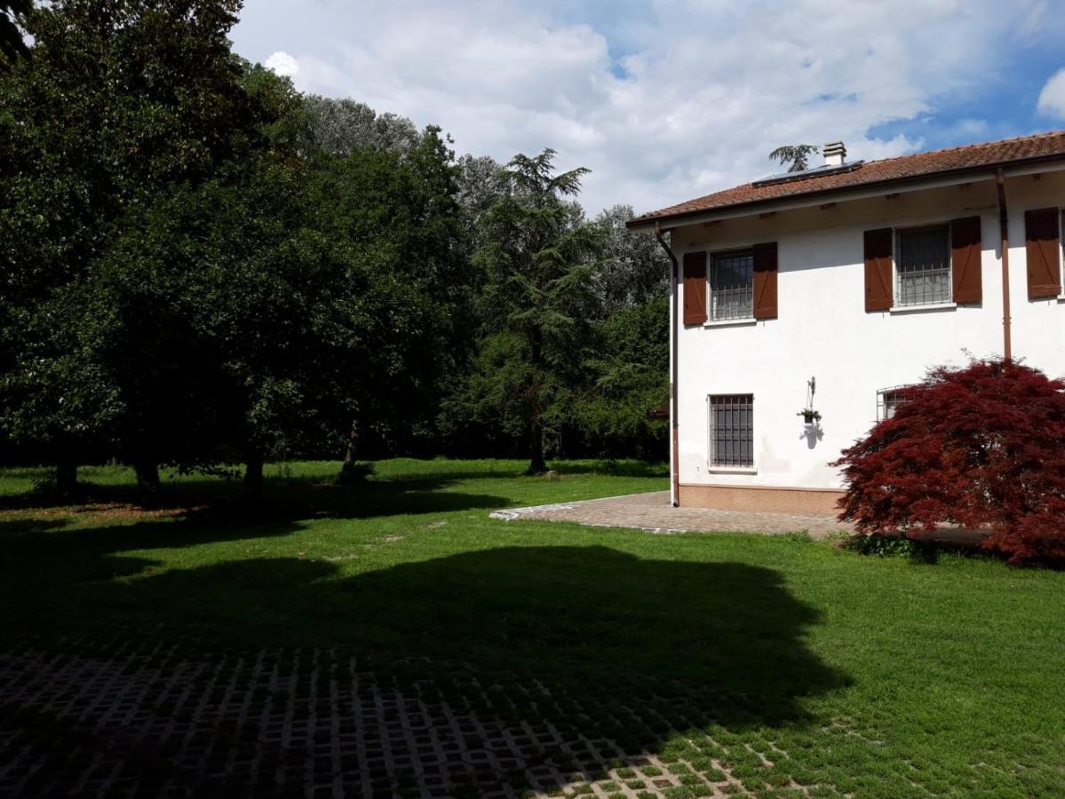 Corte Isolo Goito  Bagian luar foto